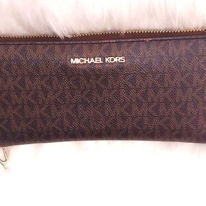 Michael Kors Jet Set Women's Travel Continental Wristlet Wallet